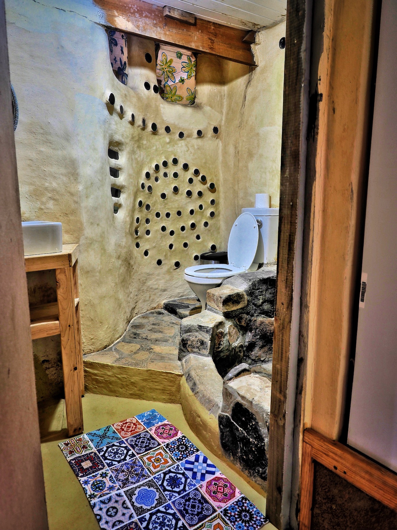 Eco Fox Den bathroom